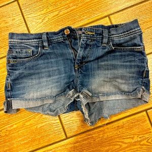 Cutoff shorts